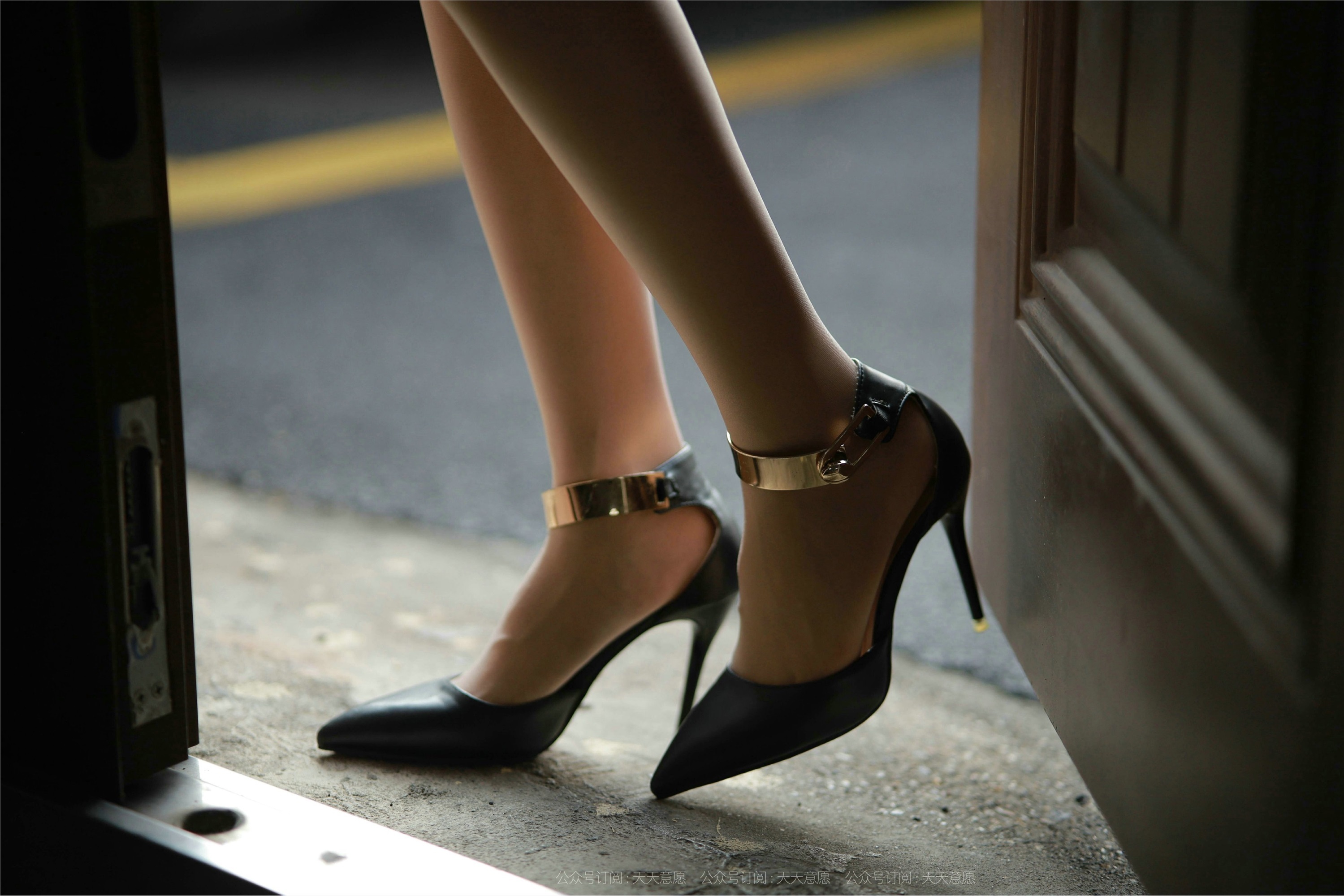 IESS异思趣向  2021.10.26 丝享家958：美子《美女业务员》